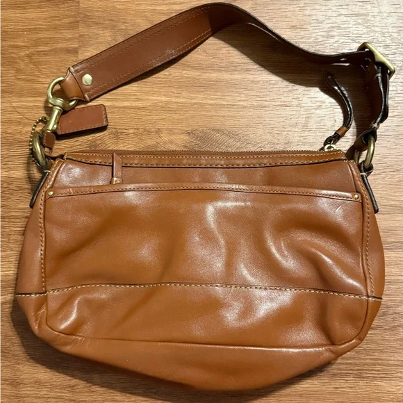 Coach Brown Leather Shoulder Bag - Picture 2 of 6